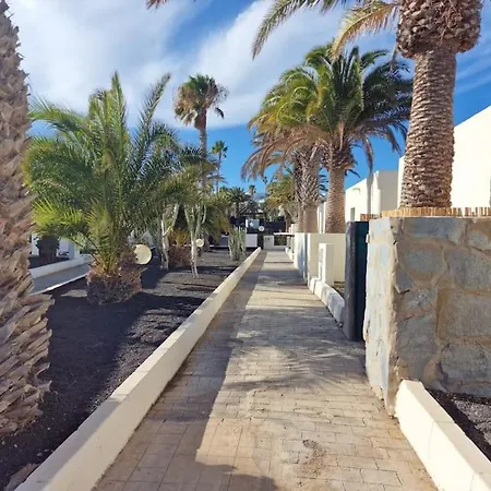 Rockbeach Bungalow Costa Teguise Exterior photo